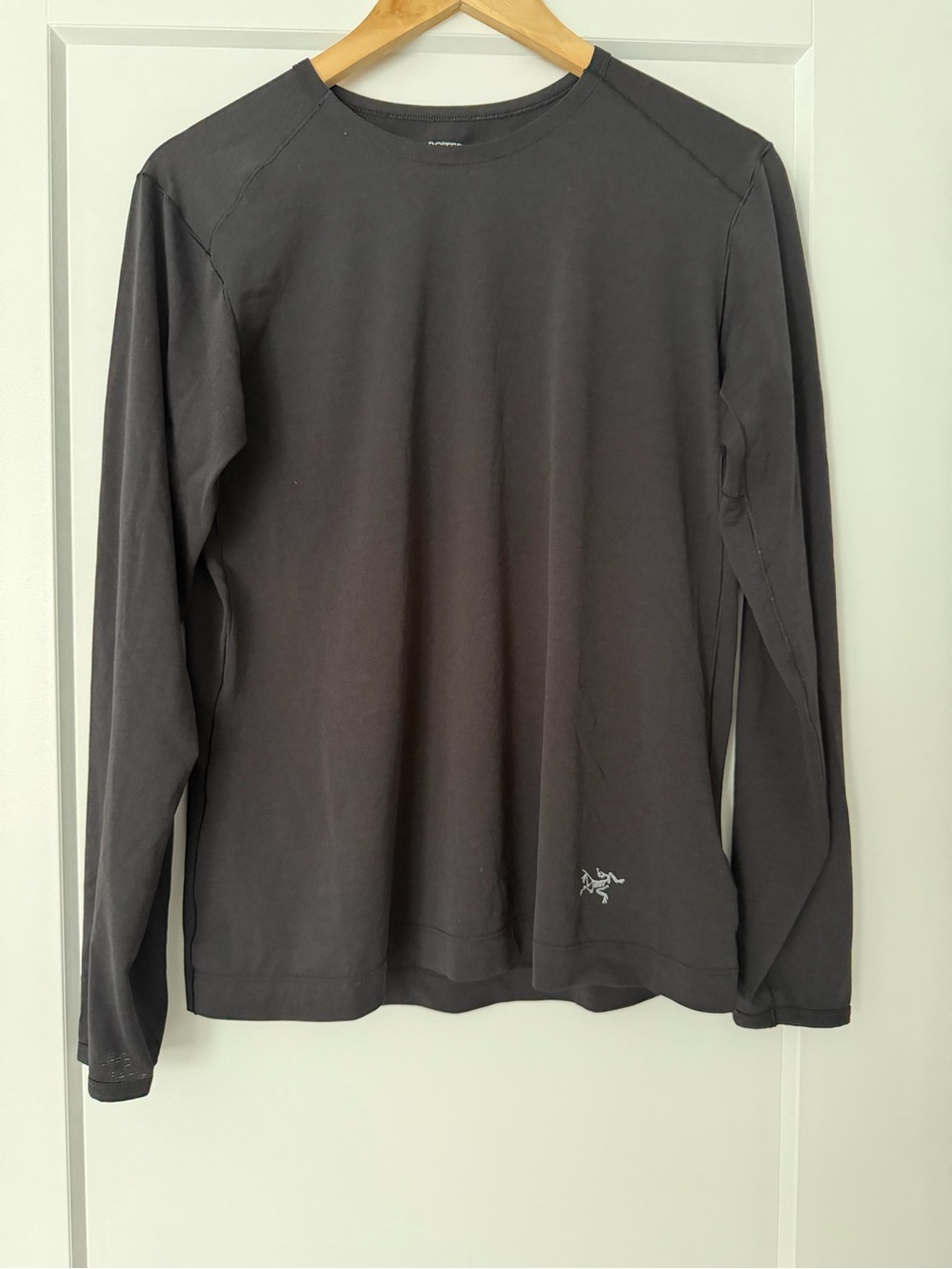 Arc'teryx women’s long sleeve crew neck, black